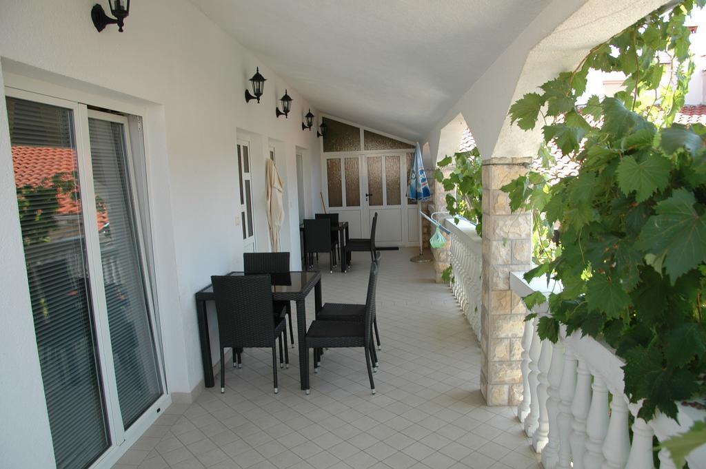 Apartments Anton Vodice Esterno foto