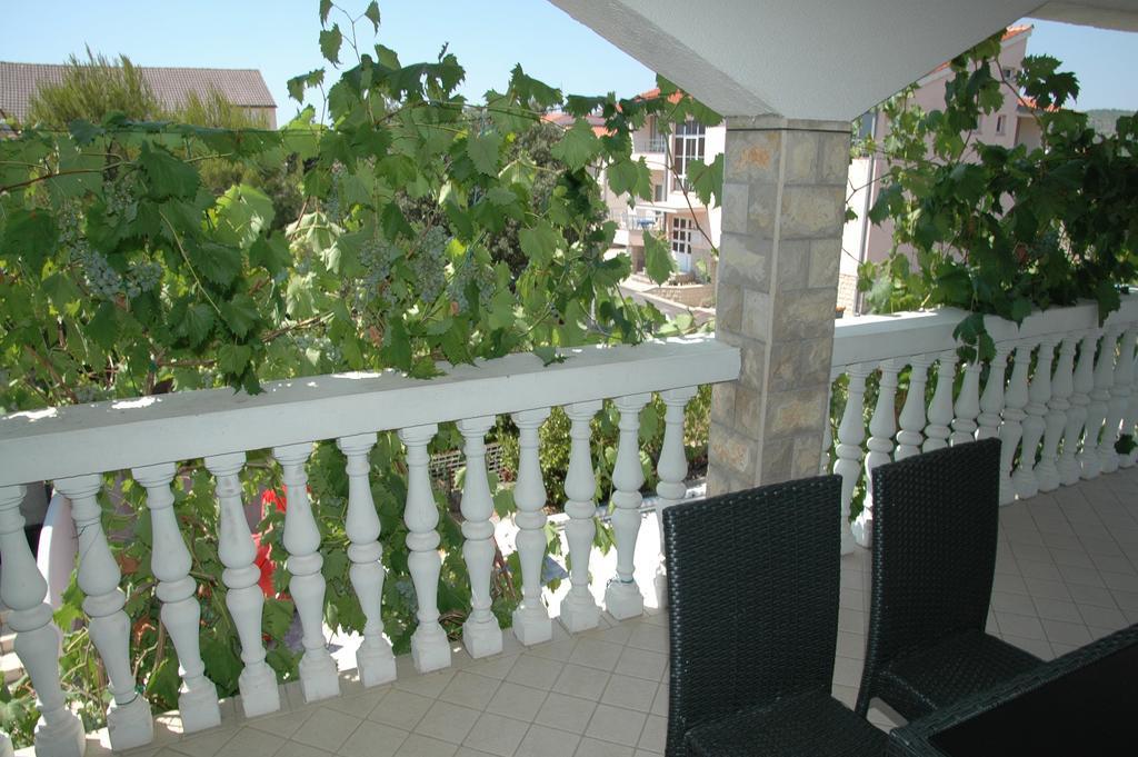 Apartments Anton Vodice Esterno foto