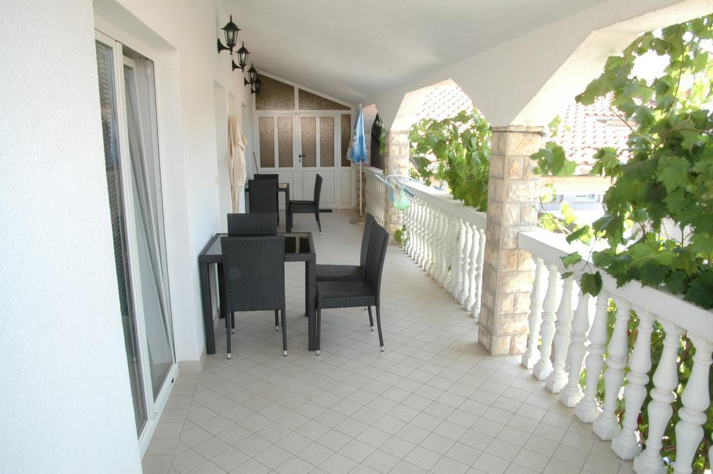 Apartments Anton Vodice Esterno foto